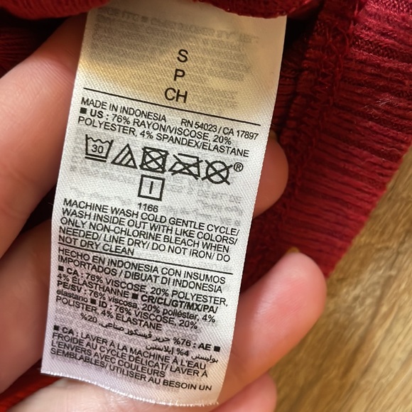 Old Navy Red Cropped Ribbed Knit Crewneck Stretchy Tank Top - Picture 7 of 10